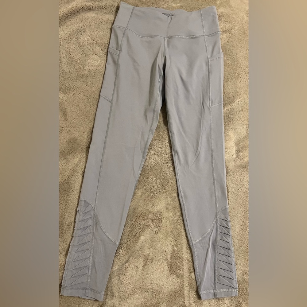 Victoria Secret knockout sport legging. Size Small. Never worn, great condition.